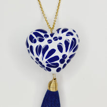 Cargar imagen en el visor de la galería, Corazón chico Talavera tradicional