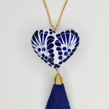 Cargar imagen en el visor de la galería, Corazón chico Talavera tradicional