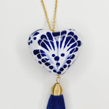 Cargar imagen en el visor de la galería, Corazón chico Talavera tradicional