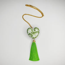 Cargar imagen en el visor de la galería, Corazón grande Talavera verde