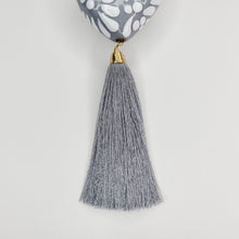 Cargar imagen en el visor de la galería, Corazón chico Talavera gris