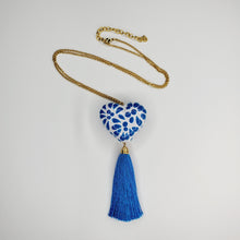 Cargar imagen en el visor de la galería, Corazón chico Talavera azul cielo
