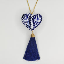 Cargar imagen en el visor de la galería, Corazón chico Talavera tradicional
