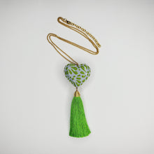 Cargar imagen en el visor de la galería, Corazón chico Talavera verde
