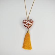 Cargar imagen en el visor de la galería, Corazón chico Talavera amarillo
