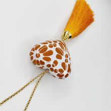 Cargar imagen en el visor de la galería, Corazón chico Talavera amarillo
