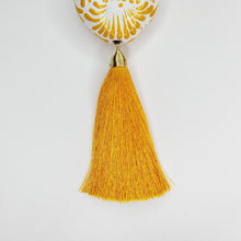 Cargar imagen en el visor de la galería, Corazón grande Talavera amarillo
