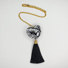 Cargar imagen en el visor de la galería, Corazón grande Talavera negro
