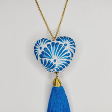 Cargar imagen en el visor de la galería, Corazón grande Talavera azul

