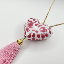 Cargar imagen en el visor de la galería, Corazón chico Talavera rosa
