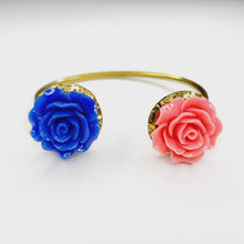 Load image into Gallery viewer, Golden flower bracelet

