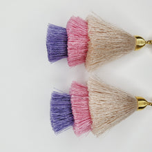 Cargar imagen en el visor de la galería, Arete Borla Grande Beige-Lila
