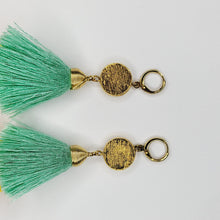 Cargar imagen en el visor de la galería, Arete Borla Grande Verde-Amarillo
