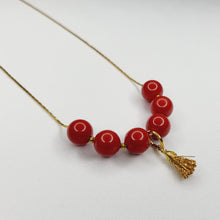 Charger l&#39;image dans la galerie, Collier de perles et mini pompons

