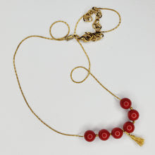 Charger l&#39;image dans la galerie, Collier de perles et mini pompons
