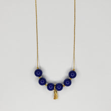 Charger l&#39;image dans la galerie, Collier de perles et mini pompons
