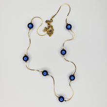 Cargar imagen en el visor de la galería, Collar de Perlas Azul Rey Iridiscente
