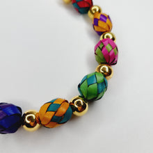 Cargar imagen en el visor de la galería, Collar Esferas de Palma
