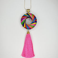 Cargar imagen en el visor de la galería, Collar Aro de Palma Multicolor Rosa
