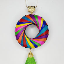 Cargar imagen en el visor de la galería, Collar Aro de Palma Multicolor Verde
