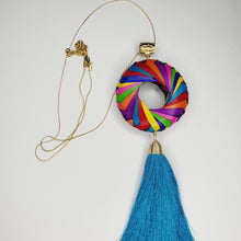 Cargar imagen en el visor de la galería, Collar Aro de Palma Multicolor Azul
