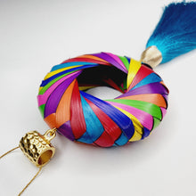 Cargar imagen en el visor de la galería, Collar Aro de Palma Multicolor Azul
