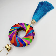 Cargar imagen en el visor de la galería, Collar Aro de Palma Multicolor Azul
