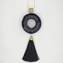 Cargar imagen en el visor de la galería, Collar Aro de Palma Negro
