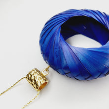 Cargar imagen en el visor de la galería, Collar Aro de Palma Azul Rey
