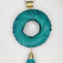 Cargar imagen en el visor de la galería, Collar Aro de Palma Aqua

