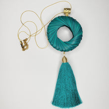 Cargar imagen en el visor de la galería, Collar Aro de Palma Aqua
