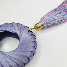 Cargar imagen en el visor de la galería, Collar Aro de Palma Lila
