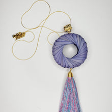 Cargar imagen en el visor de la galería, Collar Aro de Palma Lila
