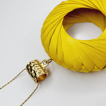 Cargar imagen en el visor de la galería, Collar Aro de Palma Amarillo
