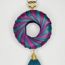 Load image into Gallery viewer, Collar Aro de Palma Petróleo
