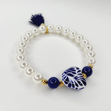 Cargar imagen en el visor de la galería, Pulsera Corazón Talavera - Azul Tradicional
