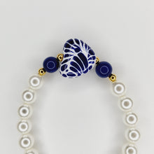 Cargar imagen en el visor de la galería, Pulsera Corazón Talavera - Azul Tradicional
