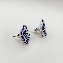 Cargar imagen en el visor de la galería, Aretes Cubo Talavera
