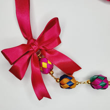 Load image into Gallery viewer, Ribbon Necklace with Palm Spheres
