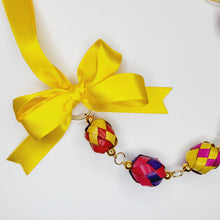 Load image into Gallery viewer, Ribbon Necklace with Palm Spheres
