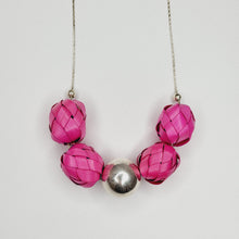 Cargar imagen en el visor de la galería, Collar Palma Plata - Rosa Pastel

