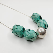 Cargar imagen en el visor de la galería, Collar Palma Plata - Aqua
