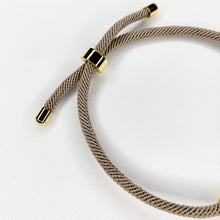 Cargar imagen en el visor de la galería, Calavera Dorada Ajustable Beige
