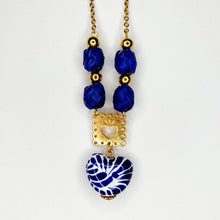 Cargar imagen en el visor de la galería, Corazón Talavera Azul Tradicional
