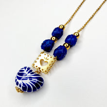 Cargar imagen en el visor de la galería, Corazón Talavera Azul Tradicional

