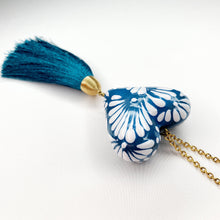 Cargar imagen en el visor de la galería, Corazón chico Talavera turquesa
