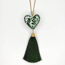 Cargar imagen en el visor de la galería, Corazón chico Talavera verde seco
