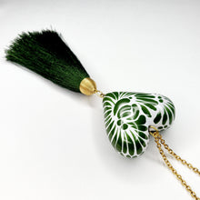 Cargar imagen en el visor de la galería, Corazón chico Talavera verde seco
