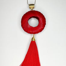 Cargar imagen en el visor de la galería, Collar Aro de Palma Rojo
