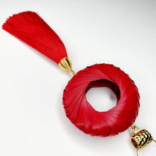 Cargar imagen en el visor de la galería, Collar Aro de Palma Rojo
